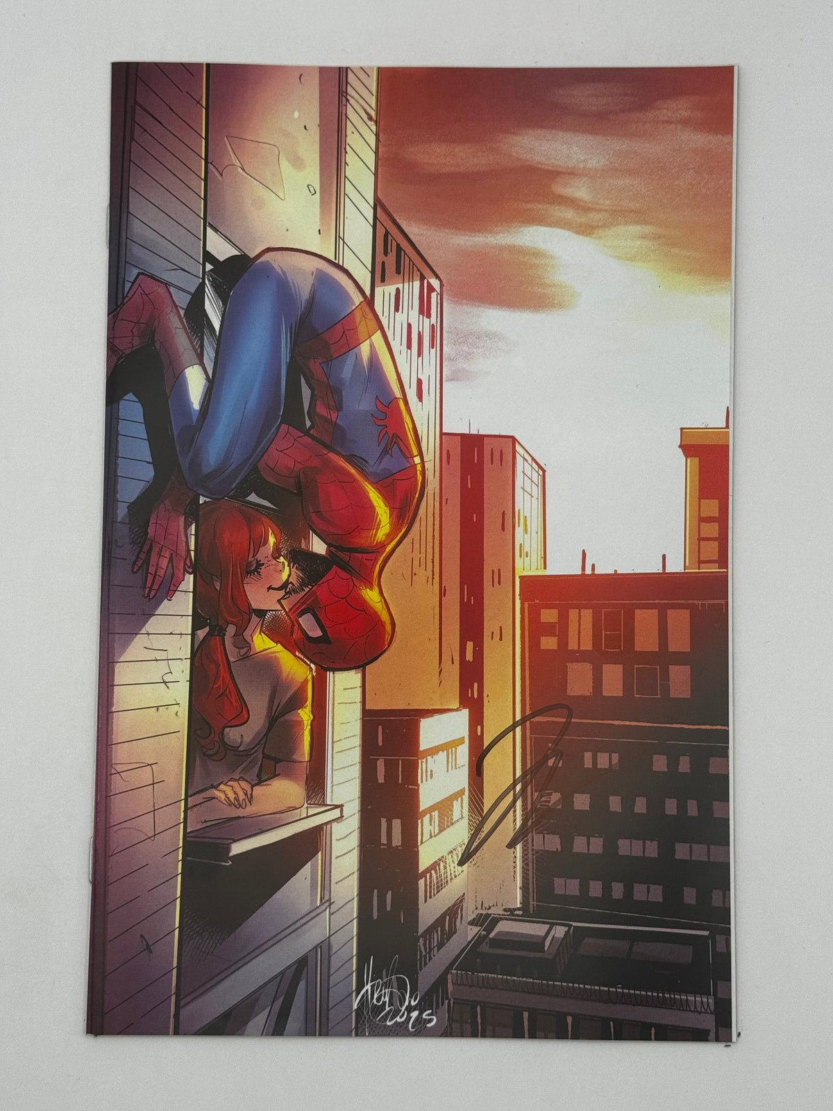 [Signed by Hickman] Ultimate Spider-Man #14 Virgin Unknown Comics Andolfo Exclusive Var [INST]